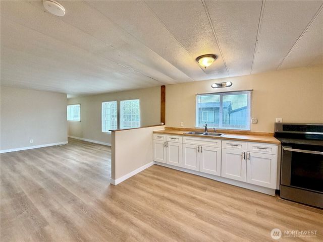 774 Rain Street NE, Ocean Shores, WA 98569