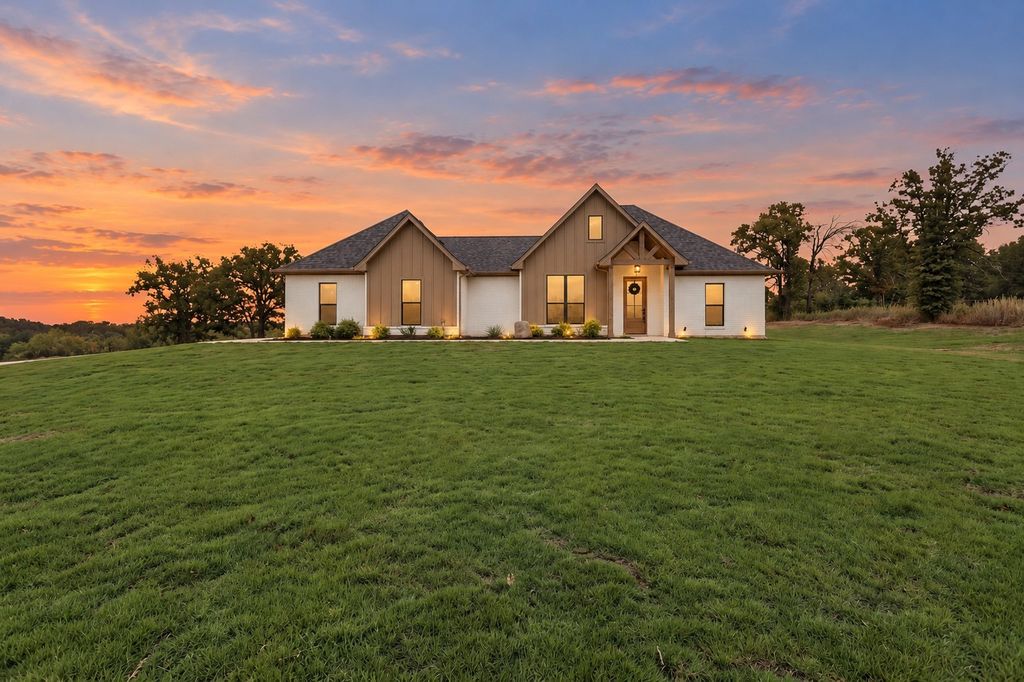124 Norene Lane, Weatherford, TX 76088