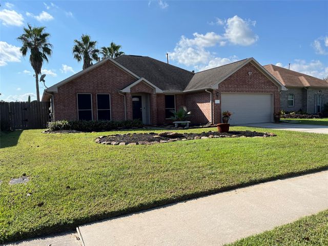 312 Green Isle Avenue, Dickinson, TX 77539