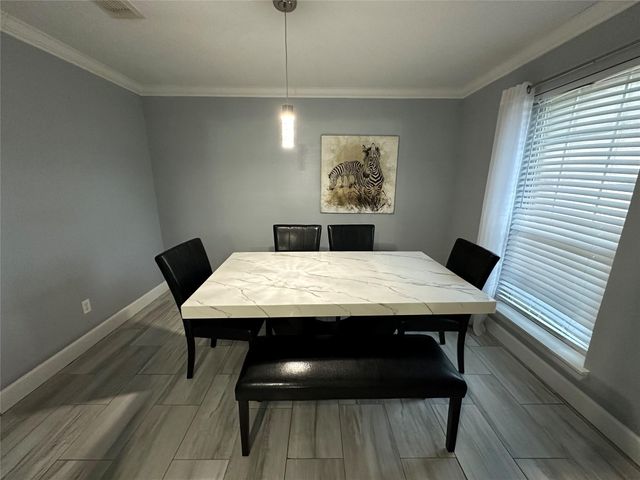 312 Green Isle Avenue, Dickinson, TX 77539