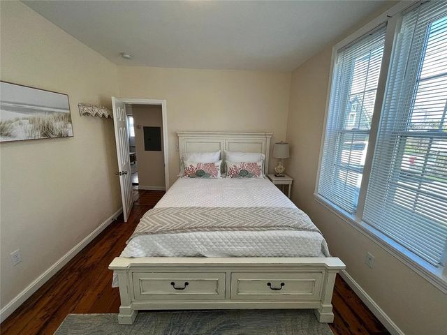 191 coggeshall Avenue 4, Newport, RI 02840