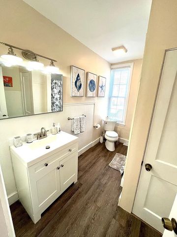 191 coggeshall Avenue 4, Newport, RI 02840