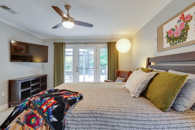 7701 OLD VILLAGE CV, Germantown, TN 38138