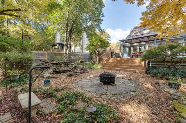 7701 OLD VILLAGE CV, Germantown, TN 38138