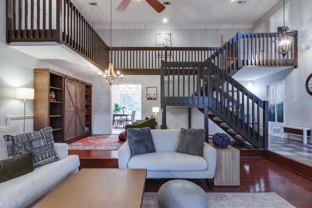 7701 OLD VILLAGE CV, Germantown, TN 38138