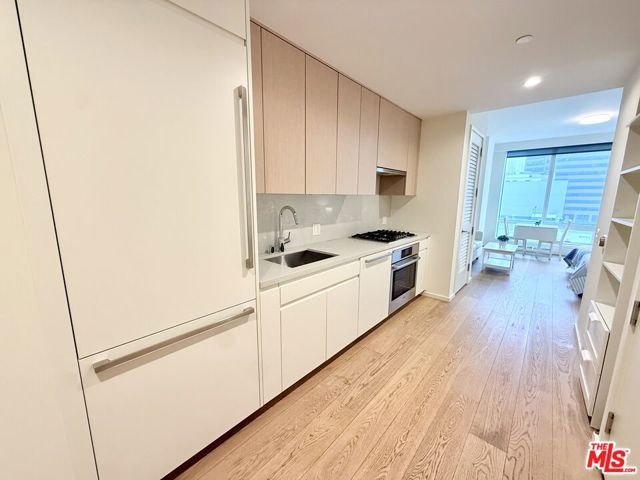 877 Francisco Street 617, Los Angeles, CA 90017