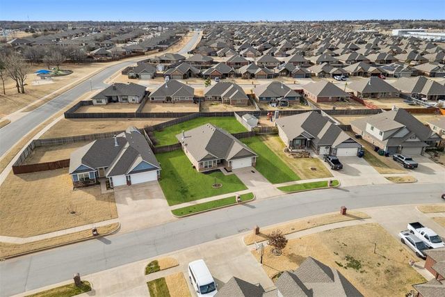 705 Windy Lane, Yukon, OK 73099