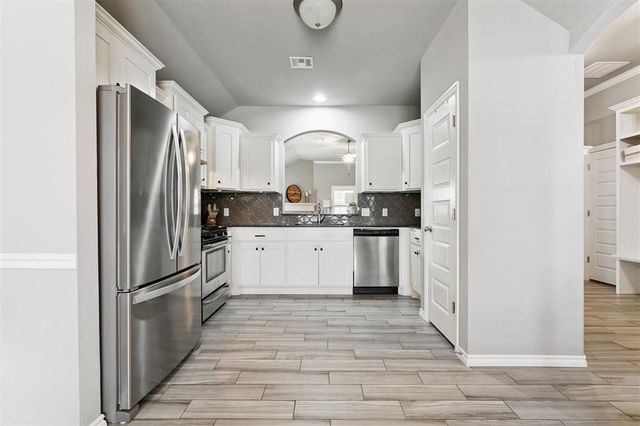 705 Windy Lane, Yukon, OK 73099