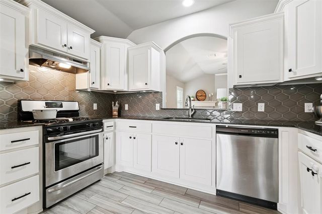 705 Windy Lane, Yukon, OK 73099