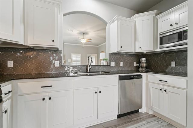 705 Windy Lane, Yukon, OK 73099