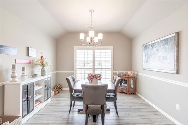 705 Windy Lane, Yukon, OK 73099