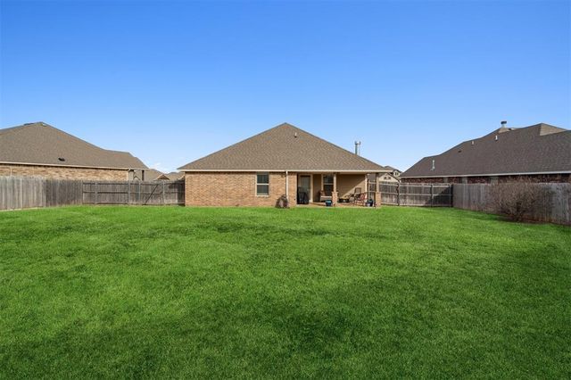 705 Windy Lane, Yukon, OK 73099