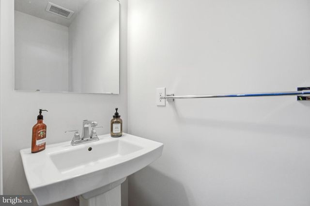 18 HAMILTON CT, Pennsauken, NJ 08110