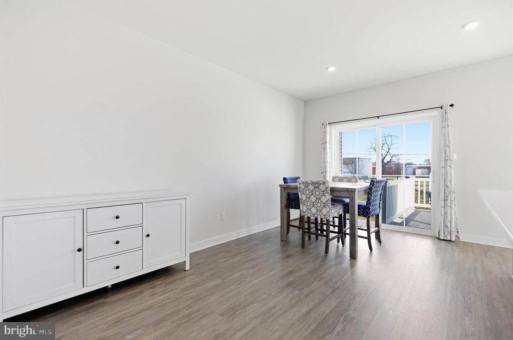 Image 13 of property listing at 18 HAMILTON CT, Pennsauken, NJ 08110