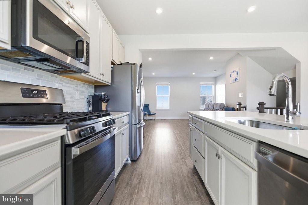 Image 15 of property listing at 18 HAMILTON CT, Pennsauken, NJ 08110