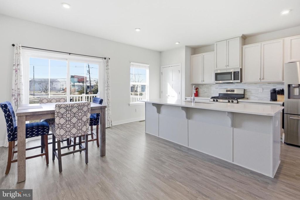 Image 16 of property listing at 18 HAMILTON CT, Pennsauken, NJ 08110