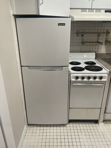 271 Dartmouth St 1L, Boston, MA 02116