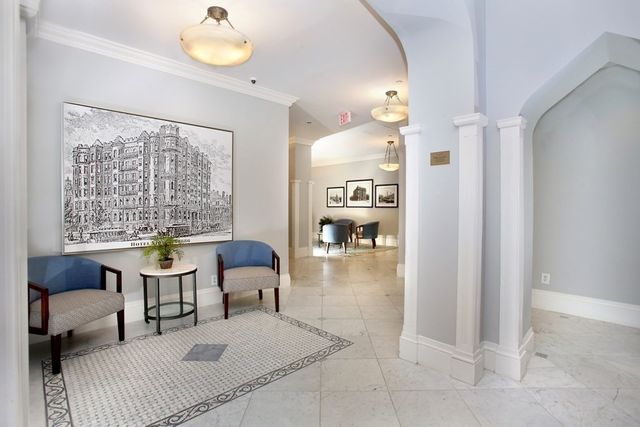 271 Dartmouth St 1L, Boston, MA 02116