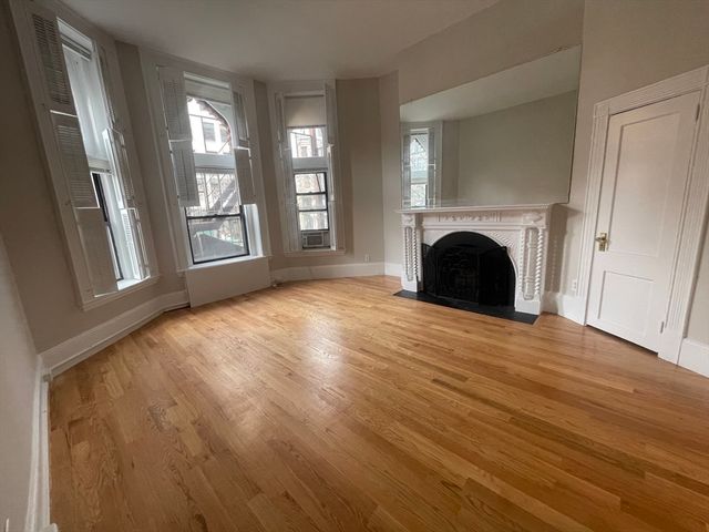 271 Dartmouth St 1L, Boston, MA 02116