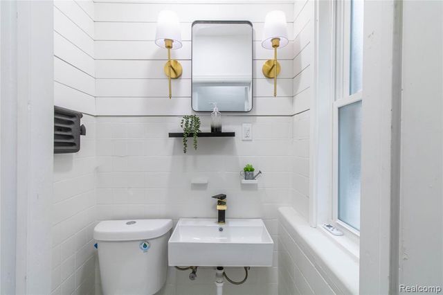 5784 Whittier Street, Detroit, MI 48224