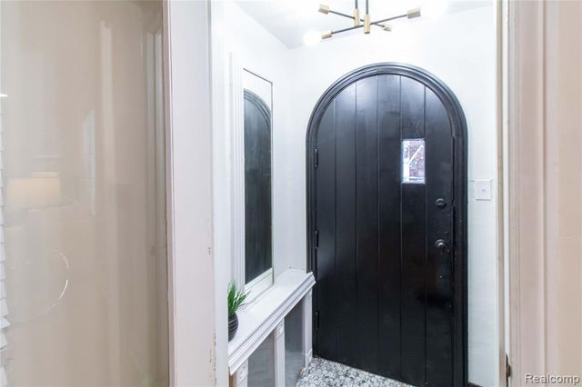 5784 Whittier Street, Detroit, MI 48224