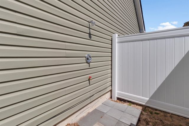 916 Tiffany Ln., North Myrtle Beach, SC 29582