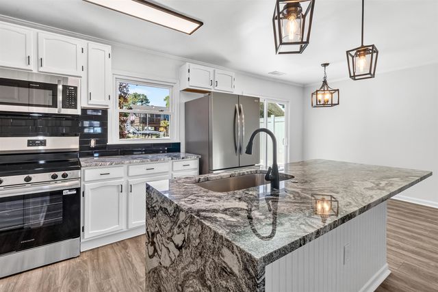 916 Tiffany Ln., North Myrtle Beach, SC 29582