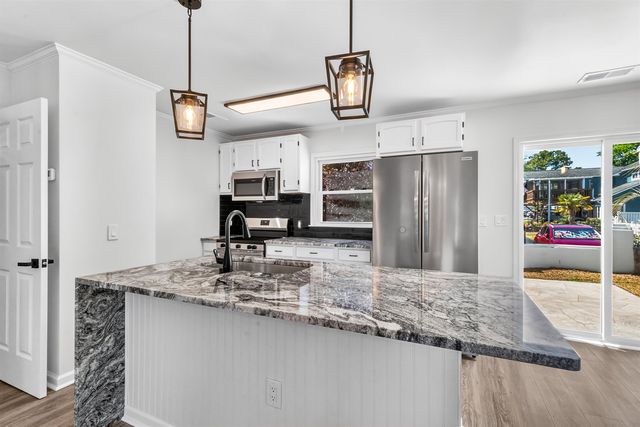 916 Tiffany Ln., North Myrtle Beach, SC 29582
