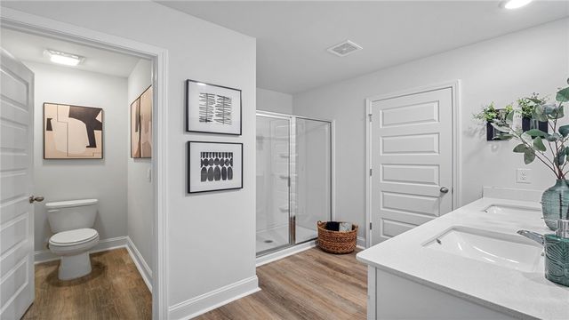 1038 Lakes Blvd, Brunswick, GA 31525