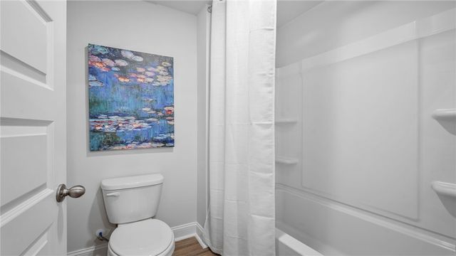 1038 Lakes Blvd, Brunswick, GA 31525