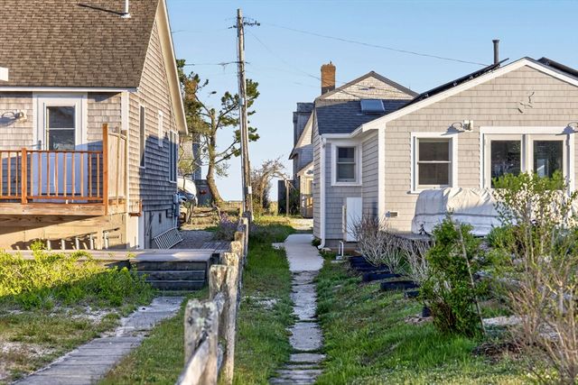 887 Commercial St 1, Provincetown, MA 02657