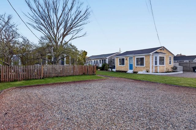 887 Commercial St 1, Provincetown, MA 02657