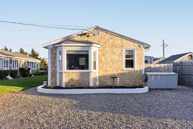 887 Commercial St 1, Provincetown, MA 02657