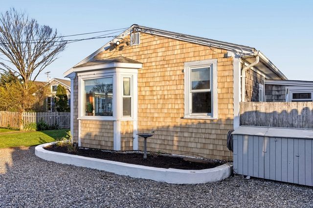 887 Commercial St 1, Provincetown, MA 02657