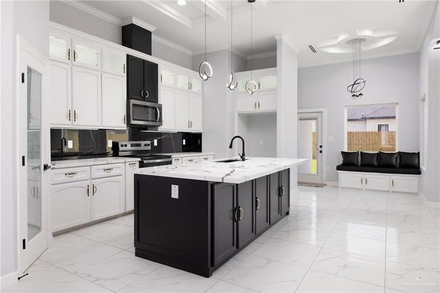 8103 N 49th Lane, Mcallen, TX 78504