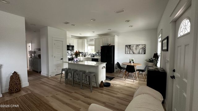 7201 Lake Suzzanne Way, Panama City, FL 32404