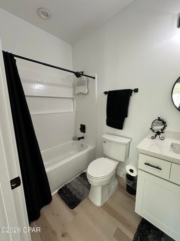 7201 Lake Suzzanne Way, Panama City, FL 32404