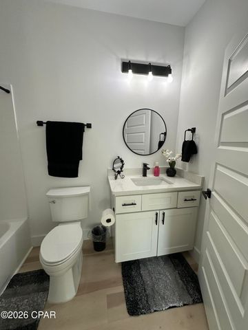 7201 Lake Suzzanne Way, Panama City, FL 32404