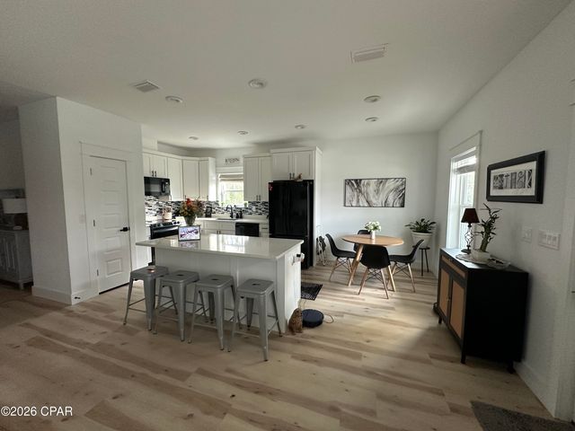 7201 Lake Suzzanne Way, Panama City, FL 32404