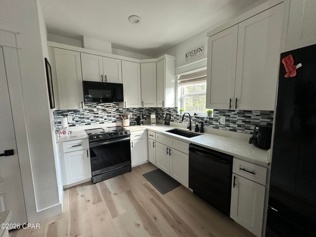 7201 Lake Suzzanne Way, Panama City, FL 32404