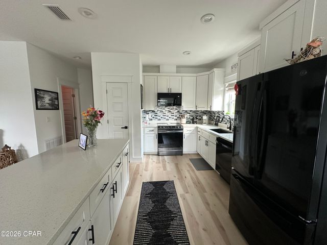 7201 Lake Suzzanne Way, Panama City, FL 32404