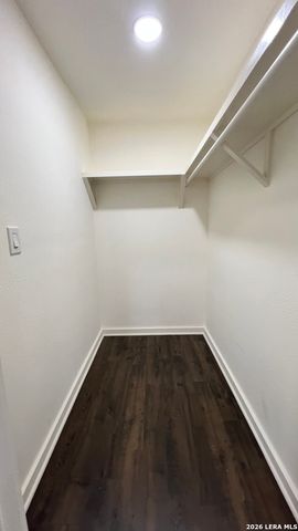 2323 E CROCKETT ST, San Antonio, TX 78202