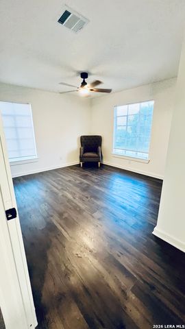2323 E CROCKETT ST, San Antonio, TX 78202