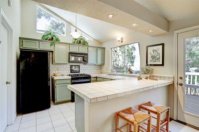 12 Fairmeade Bend Drive, The Woodlands, TX 77381