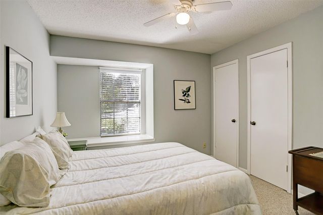 12 Fairmeade Bend Drive, The Woodlands, TX 77381