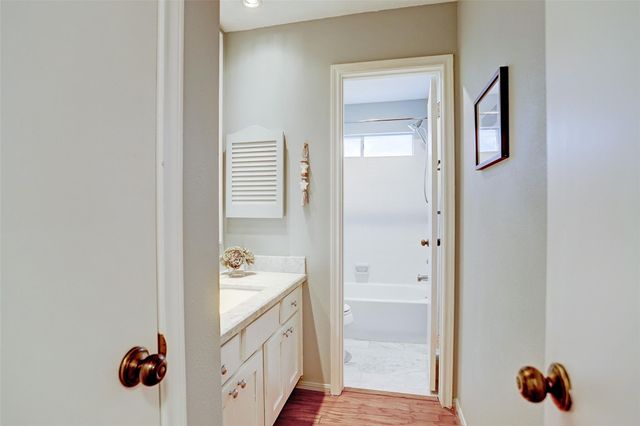 12 Fairmeade Bend Drive, The Woodlands, TX 77381