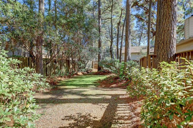 12 Fairmeade Bend Drive, The Woodlands, TX 77381