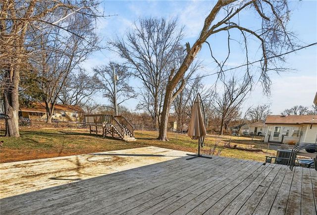 813 S Main Street, Liberty, MO 64068