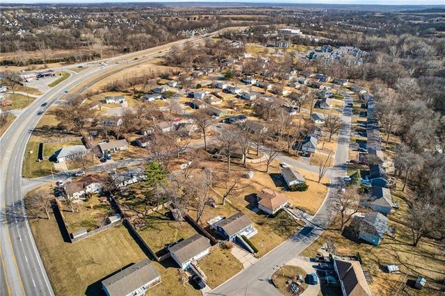 813 S Main Street, Liberty, MO 64068