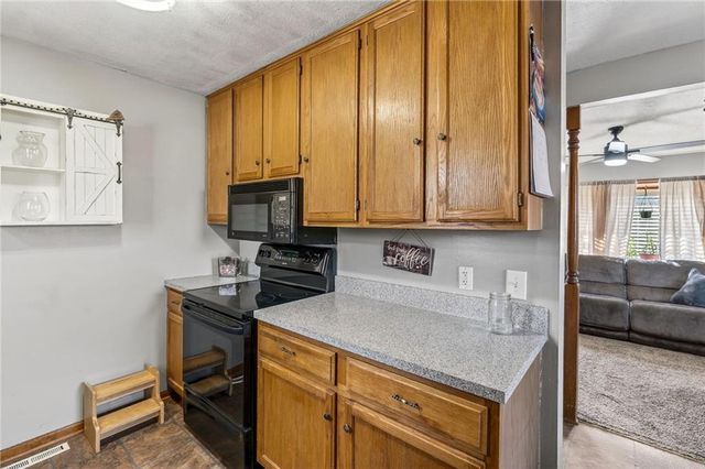 813 S Main Street, Liberty, MO 64068